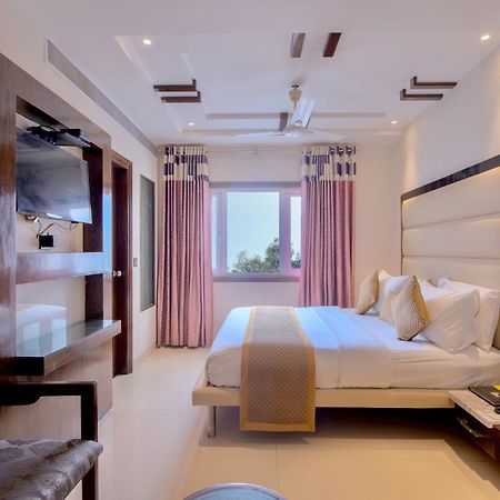 Empire Suites, Nueva Delhi Exterior foto