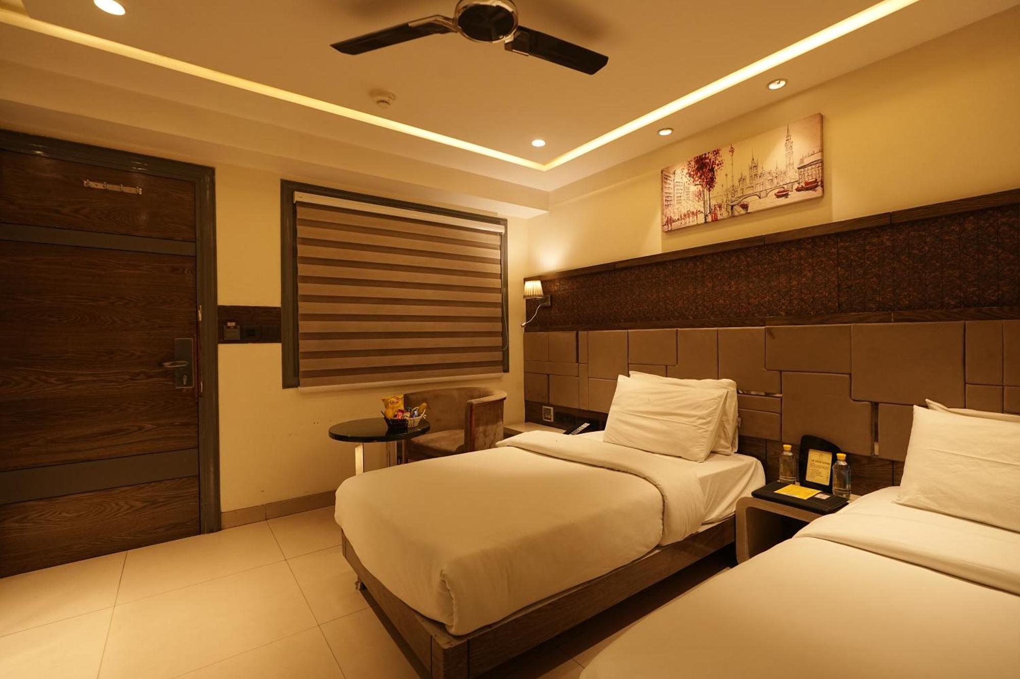 Empire Suites, Nueva Delhi Exterior foto