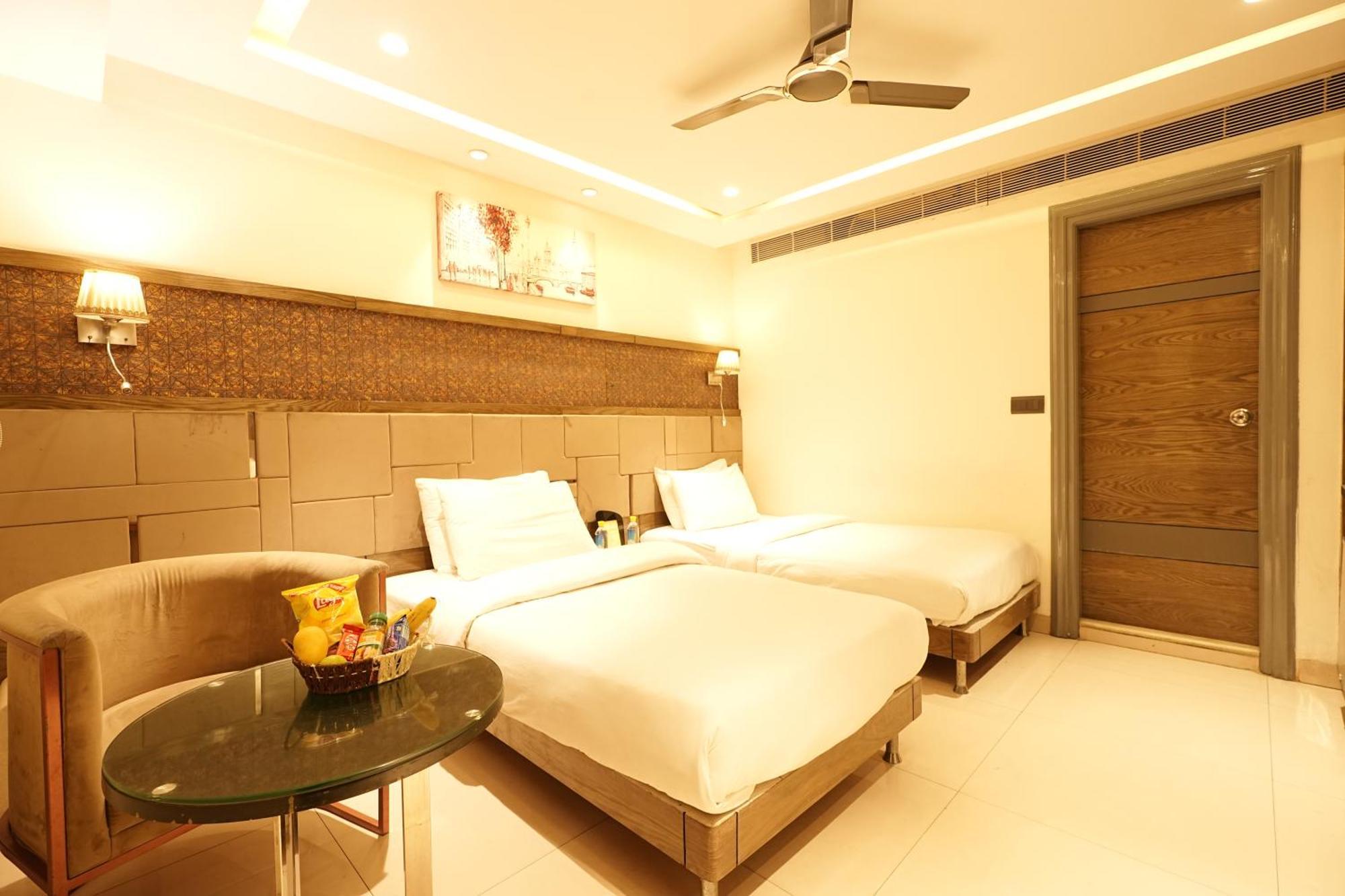 Empire Suites, Nueva Delhi Exterior foto
