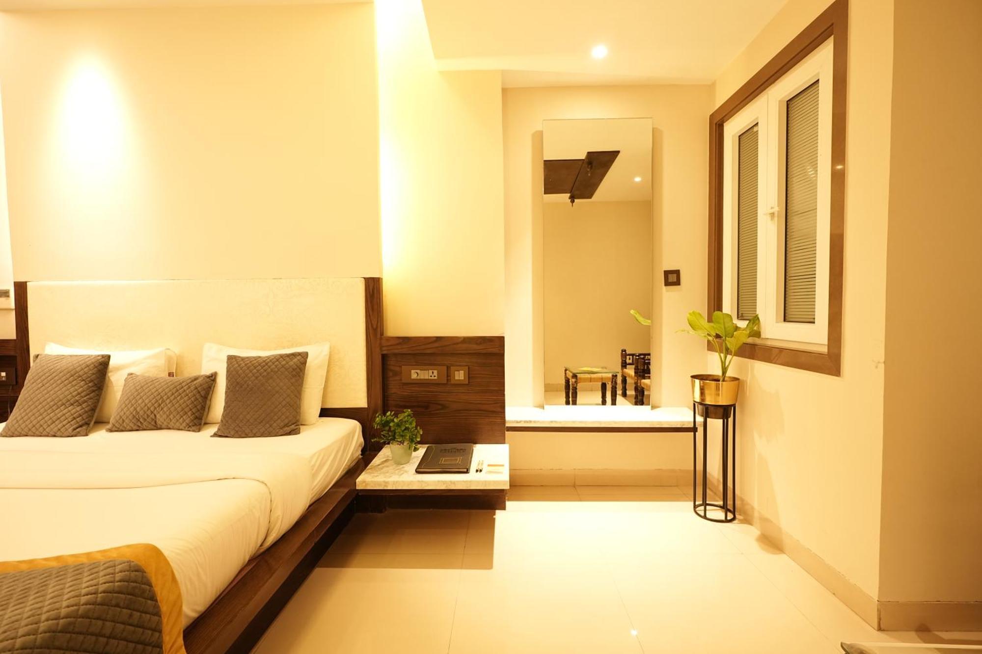 Empire Suites, Nueva Delhi Exterior foto