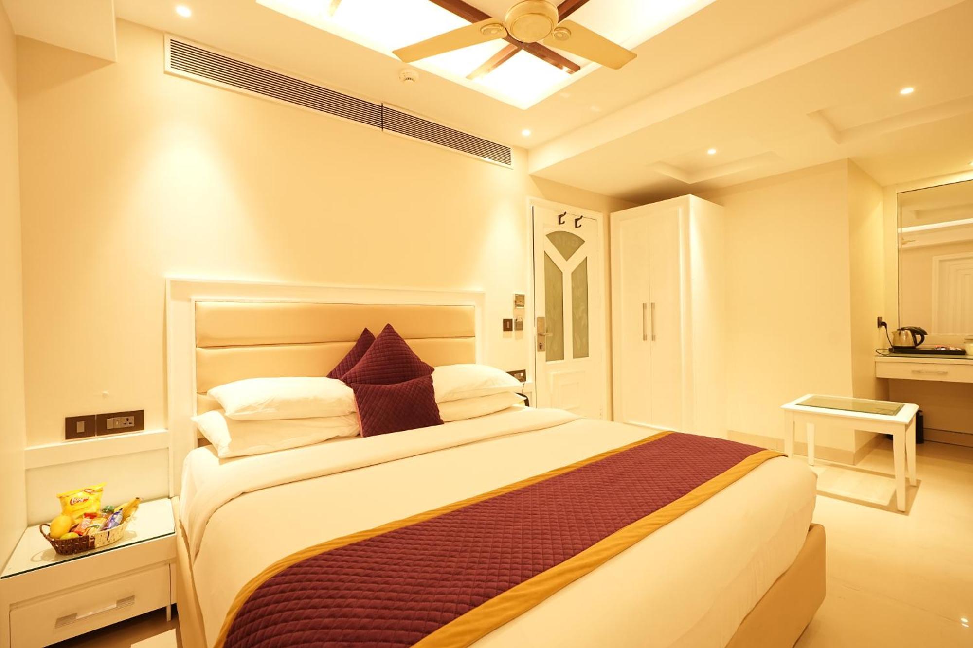 Empire Suites, Nueva Delhi Exterior foto